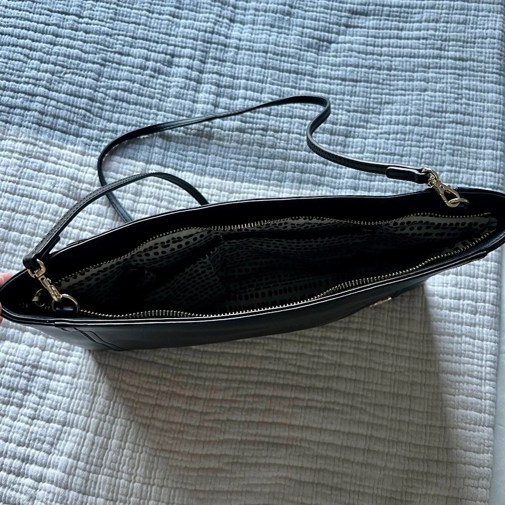 Vince Camuto crossbody clutch purse - Picture 6 of 7